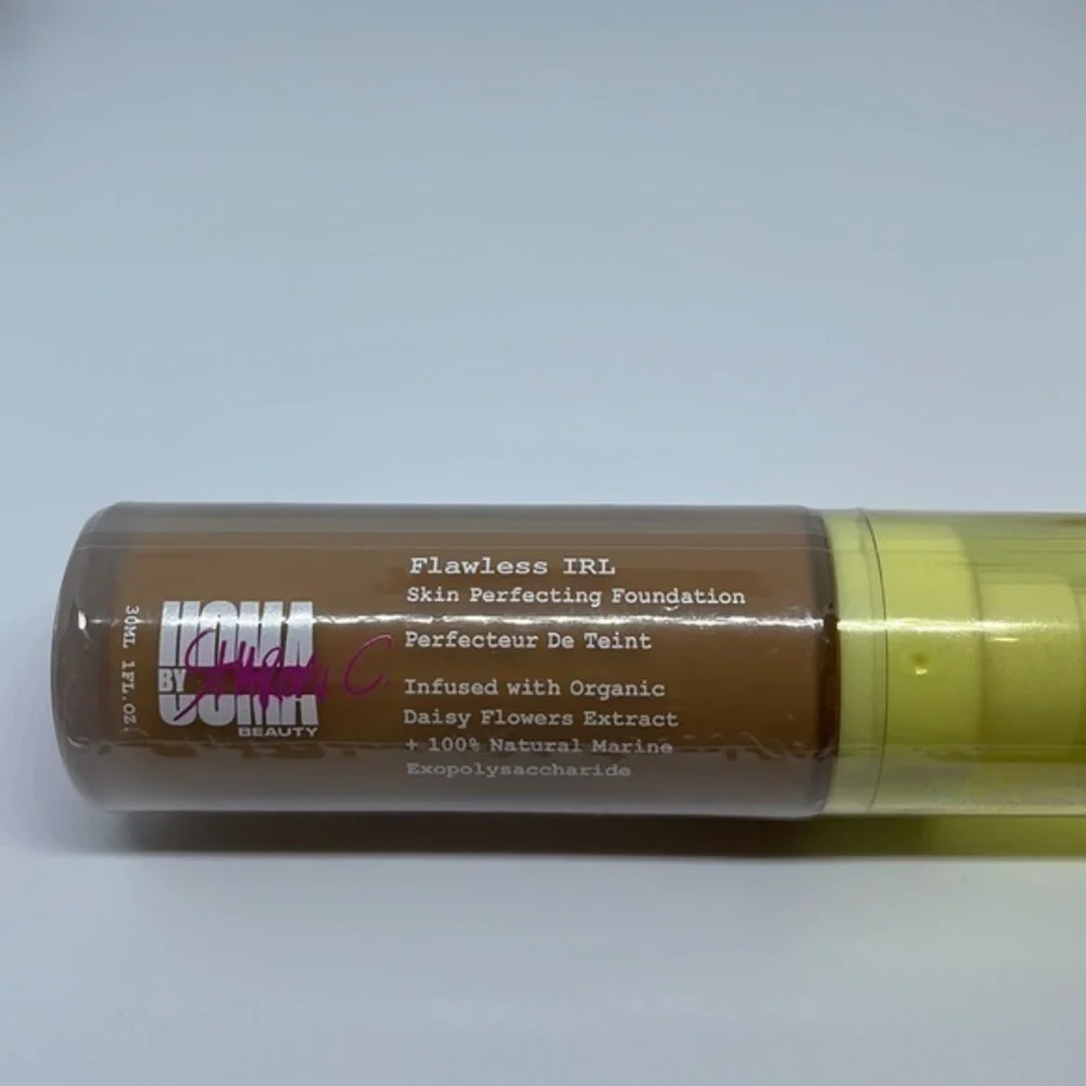 Bronze Venus T1 -‎ Uoma by Sharon C Flawless IRL Skin Perfecting Foundation